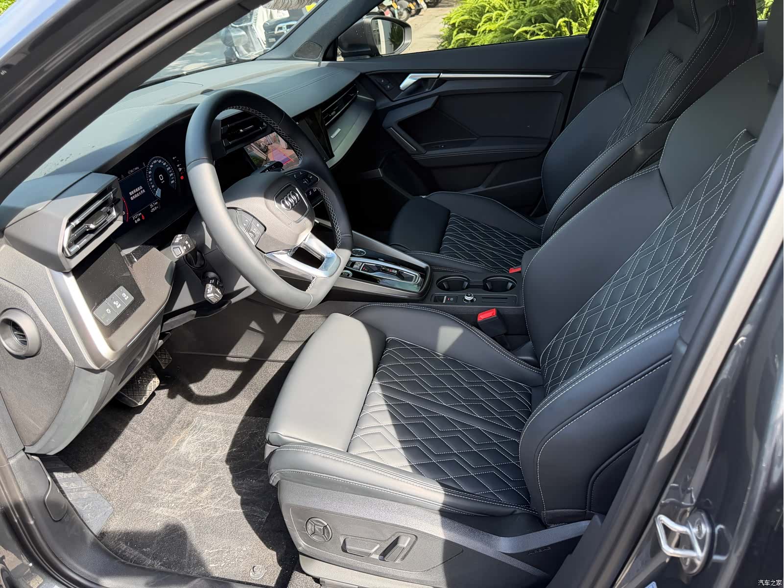 Audi Flying Spur, 2026 9