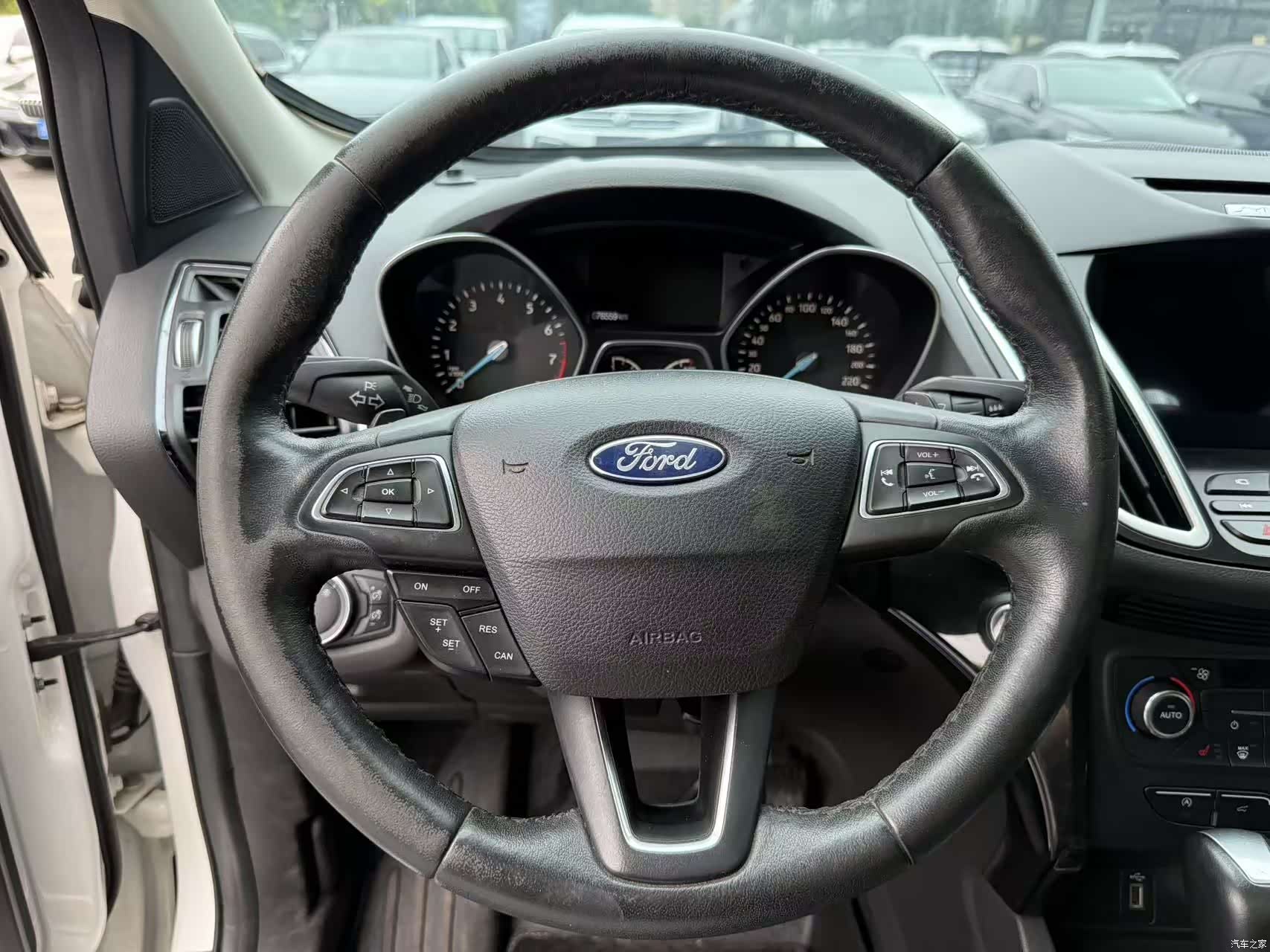 Ford Kuga, 2017 4