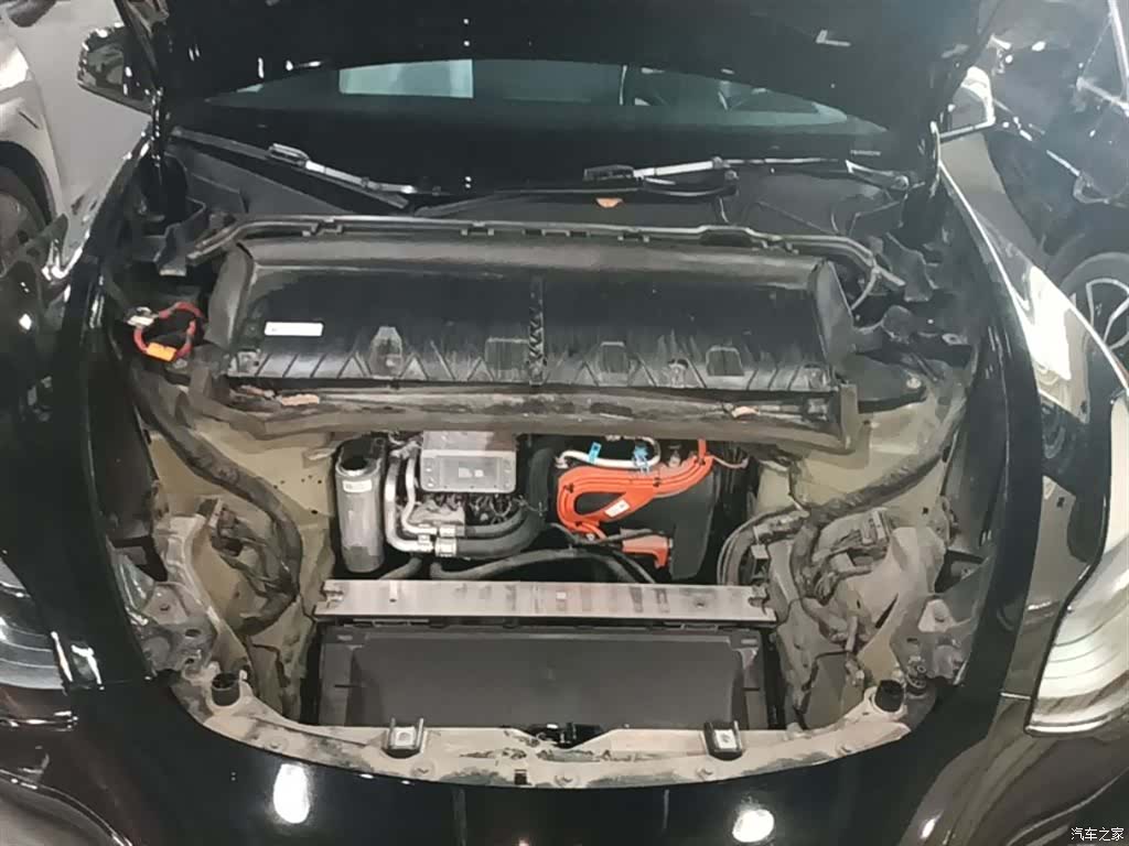 Tesla Model Y, 2023 20