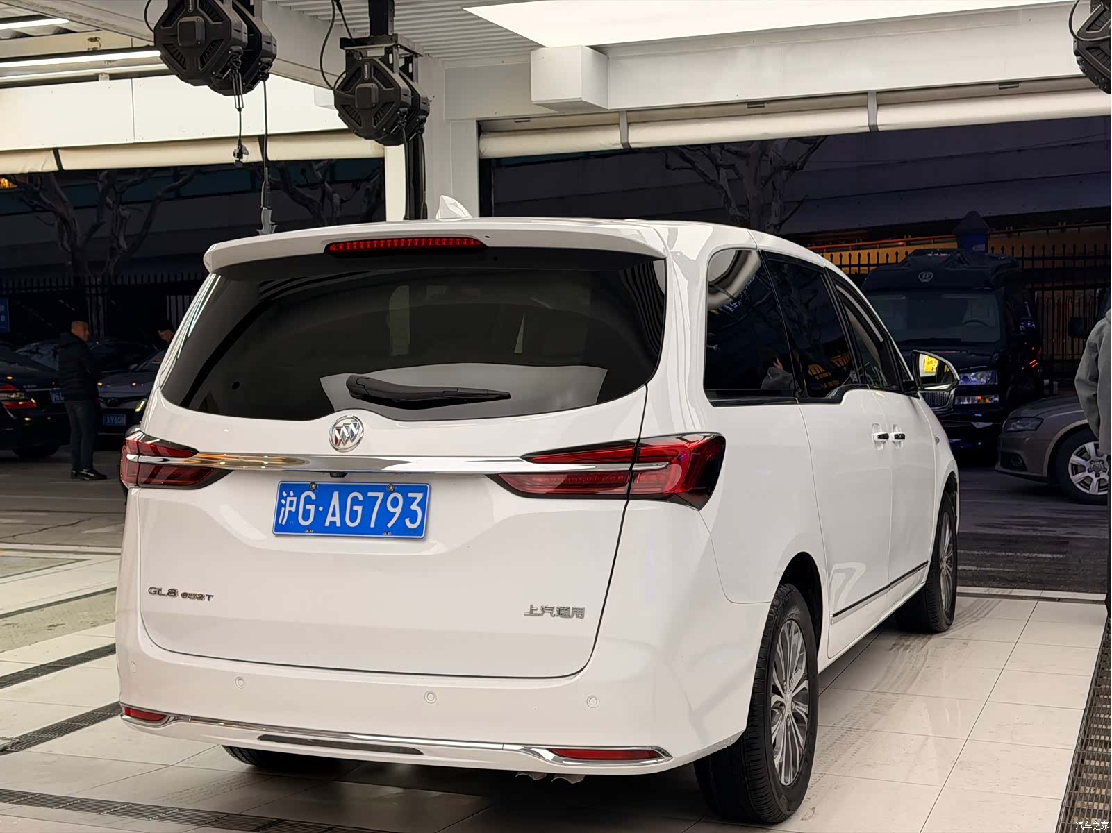 Buick GL8, 2022 4
