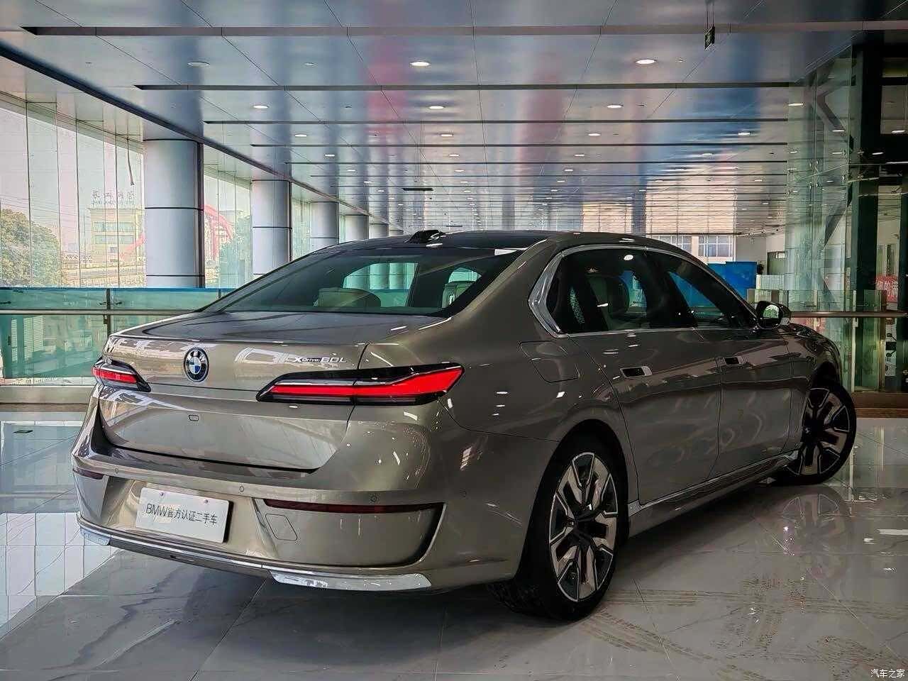 BMW i7, 2022 4