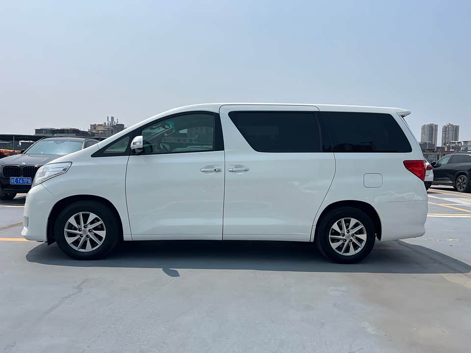 Toyota Elfa
