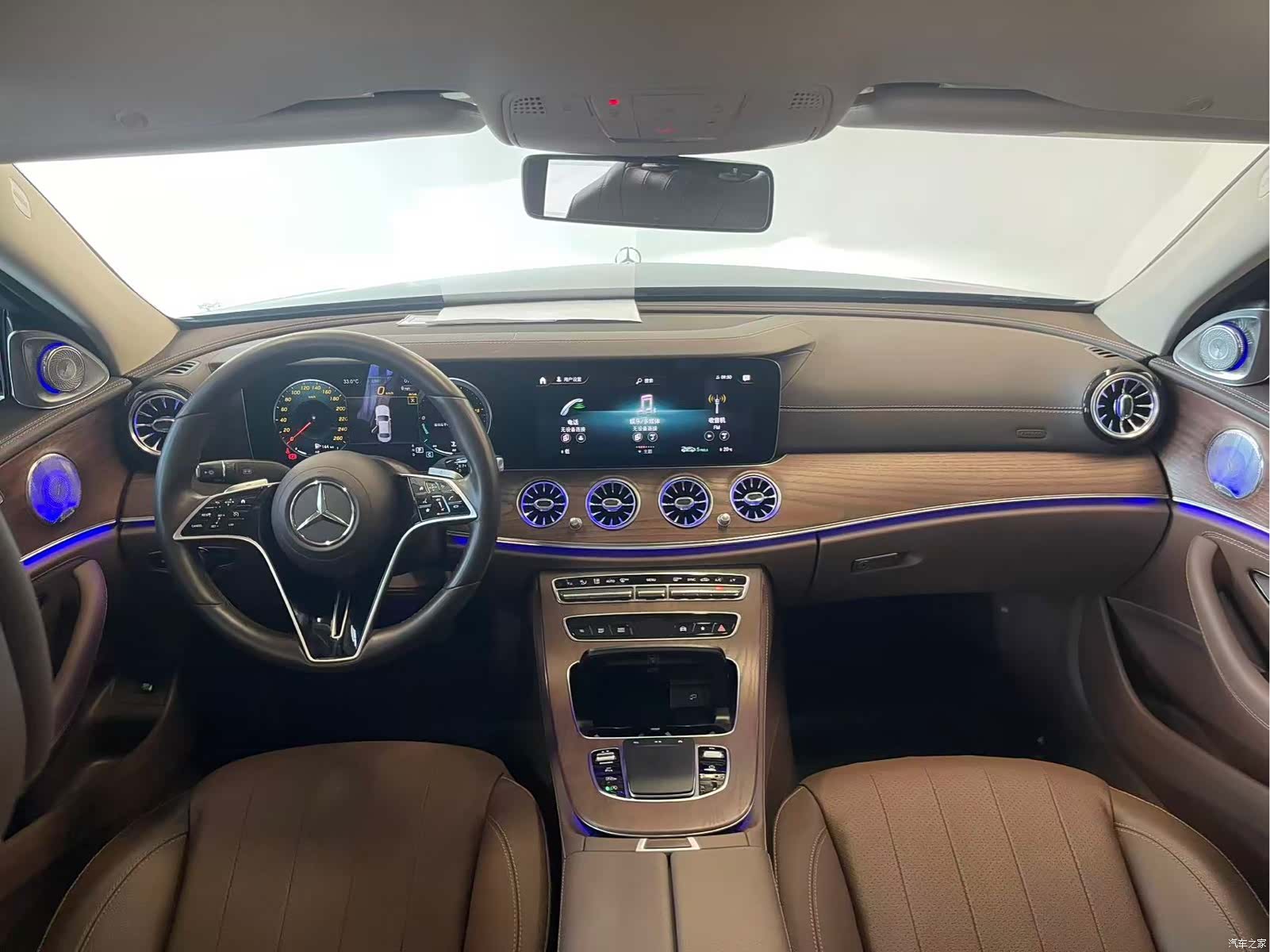 Mercedes-Benz E-Class, 2023 18