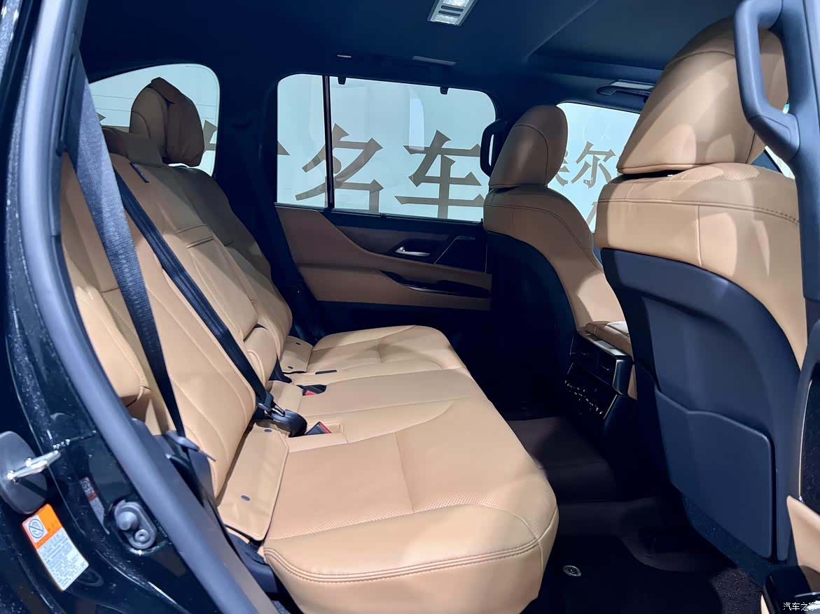 Lexus LX, 2025 8