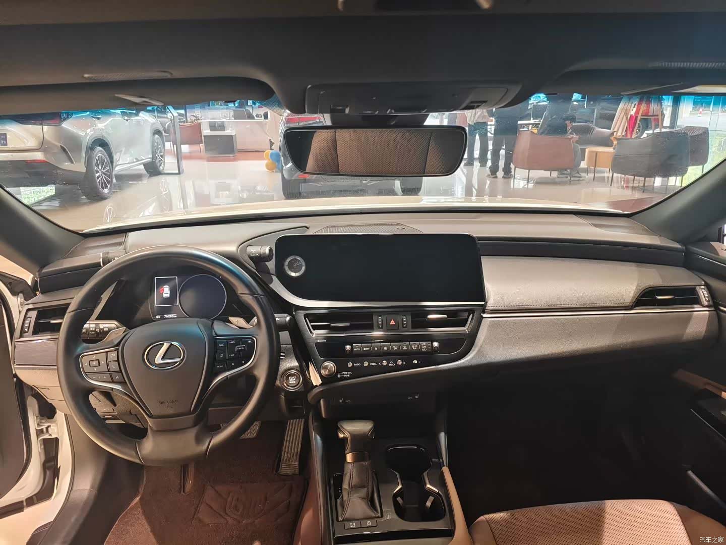 Lexus ES, 2024 все фото