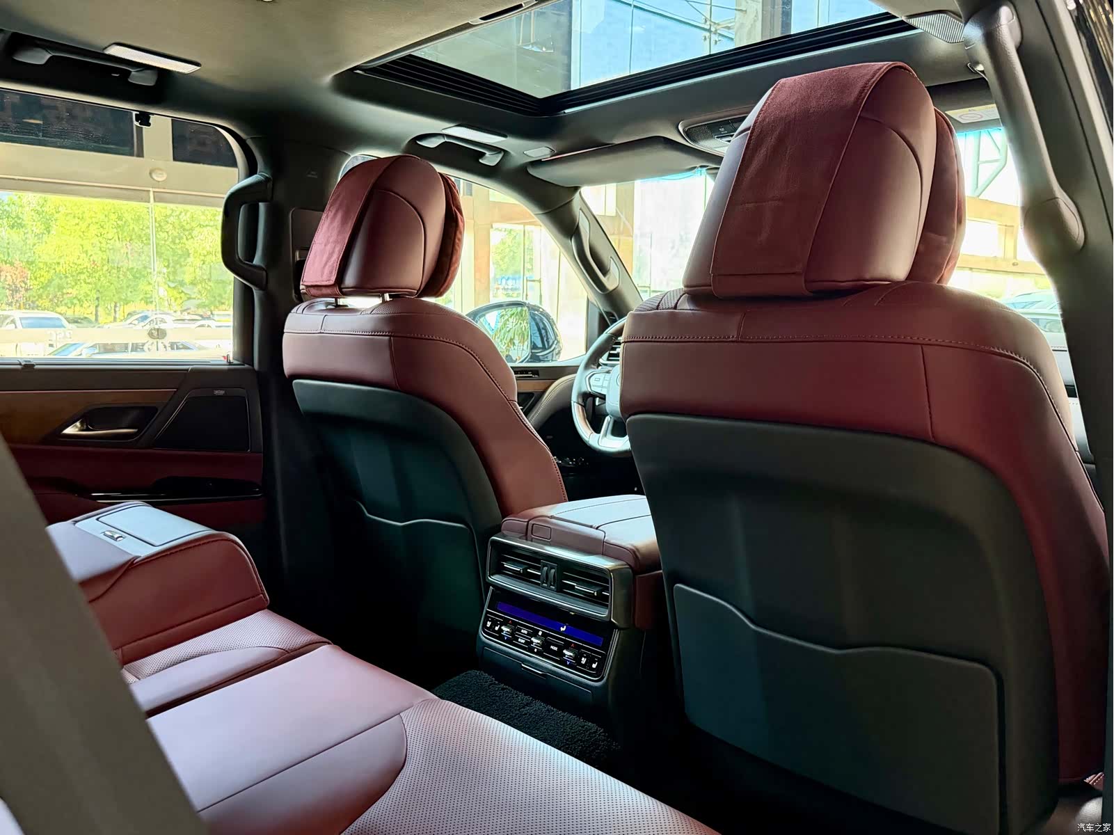 Lexus LX, 2026 30