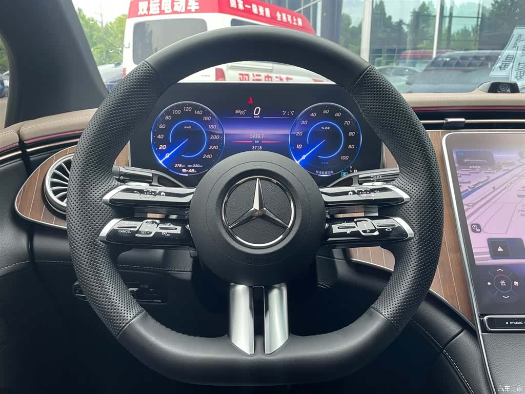Mercedes-Benz EQE, 2025 8