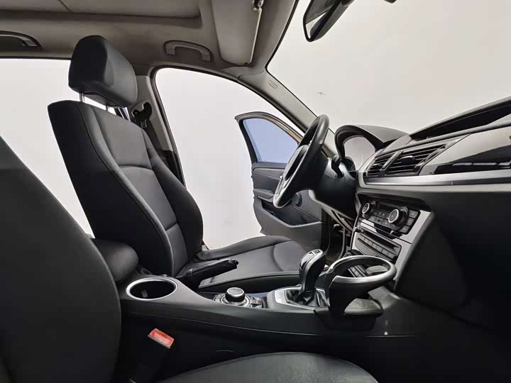 BMW X1 2015 sDrive18i ling xian jin ji ban