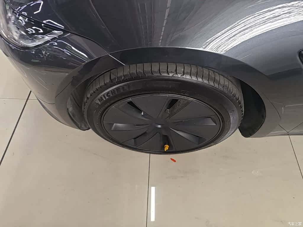 Tesla Model 3, 2024 23