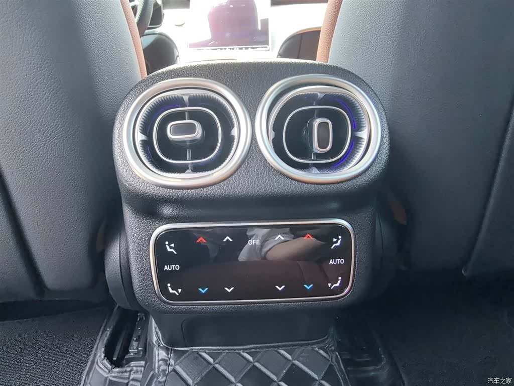 Mercedes-Benz GLC, 2024 16