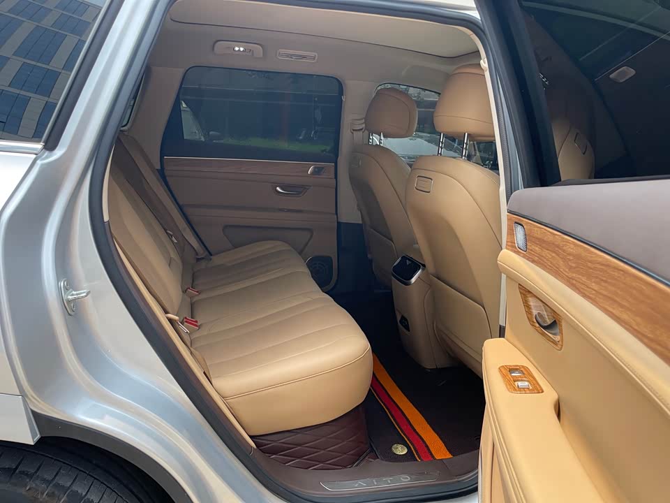 AITO Ask the world M7