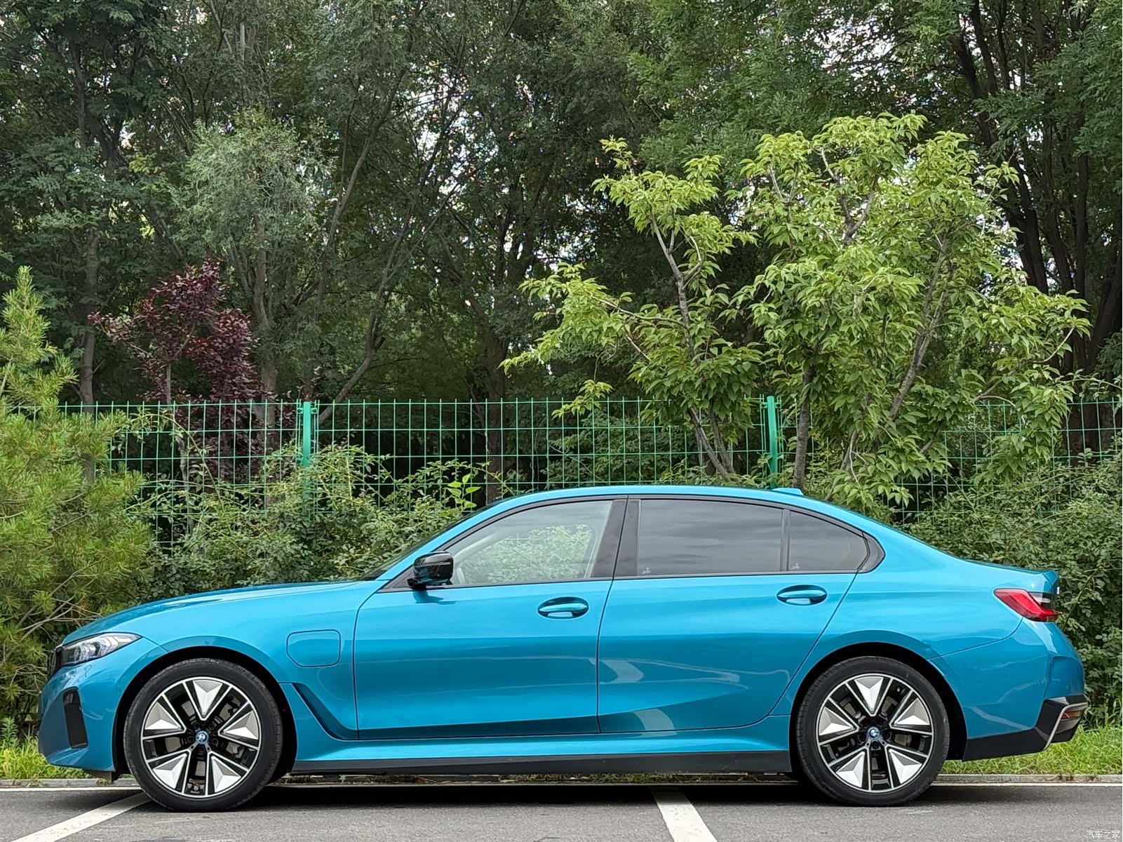 BMW i3, 2023 все фото