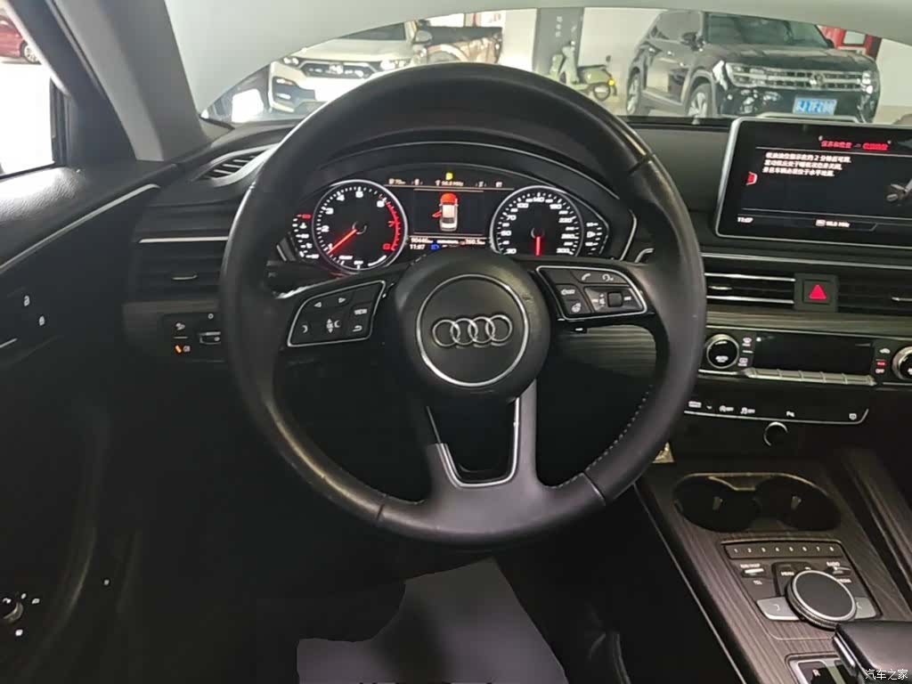 Audi A4L, 2017 7