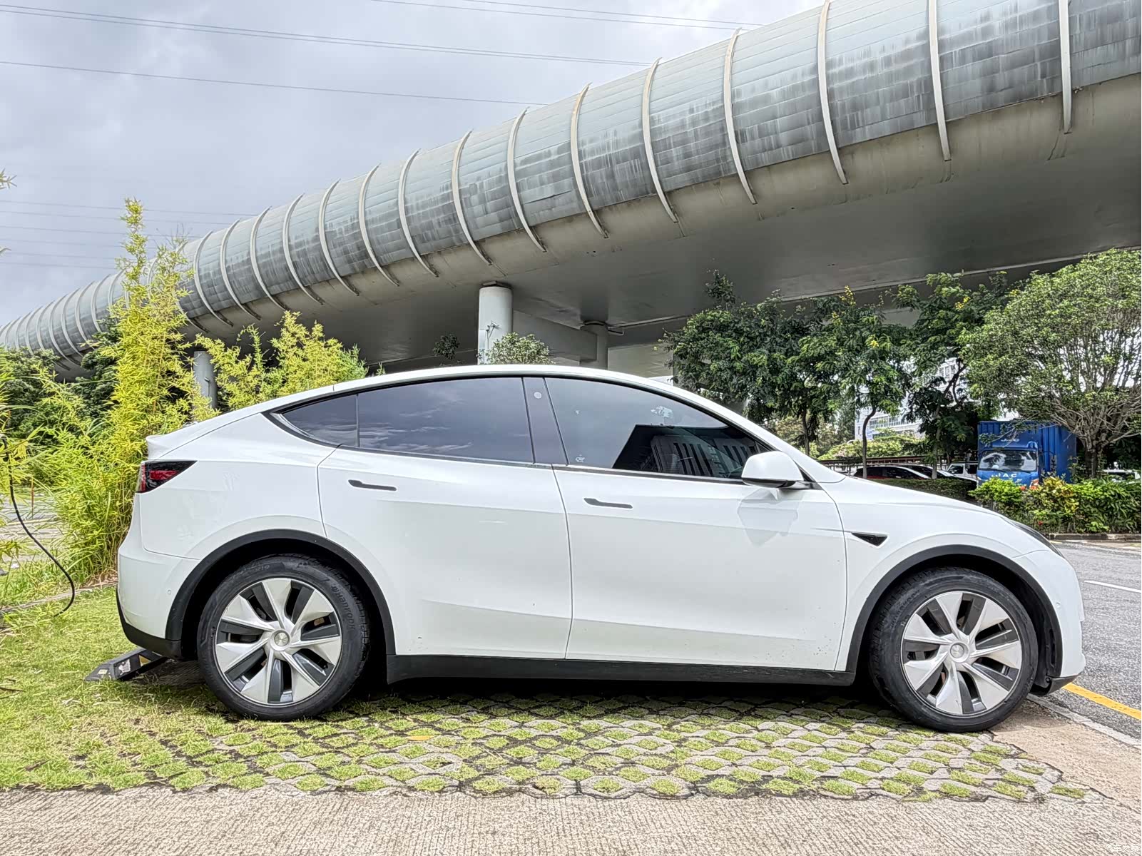 Tesla Model Y, 2022 все фото