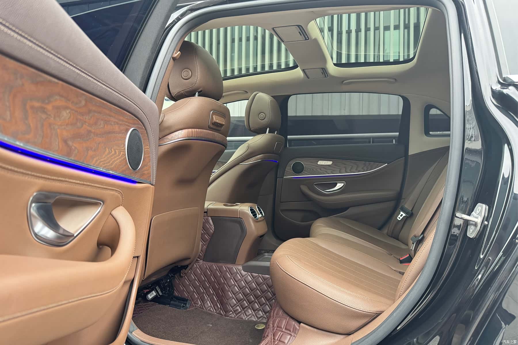 Mercedes-Benz E-Class, 2019 14