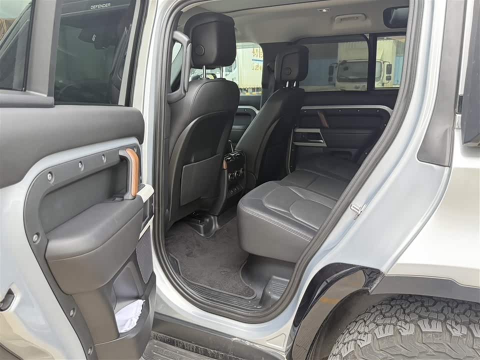 Land Rover guard