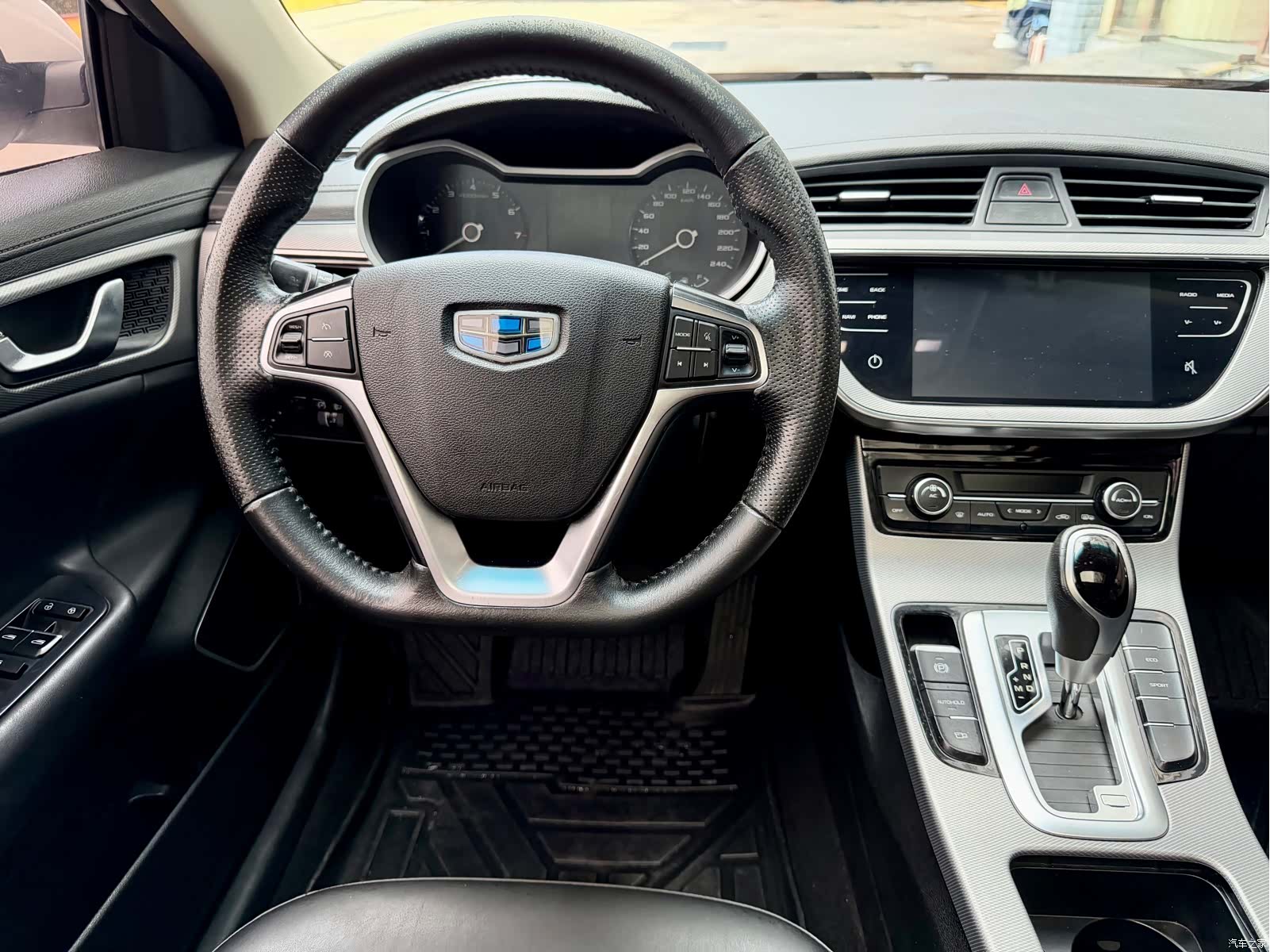 Geely Emgrand, 2018 9