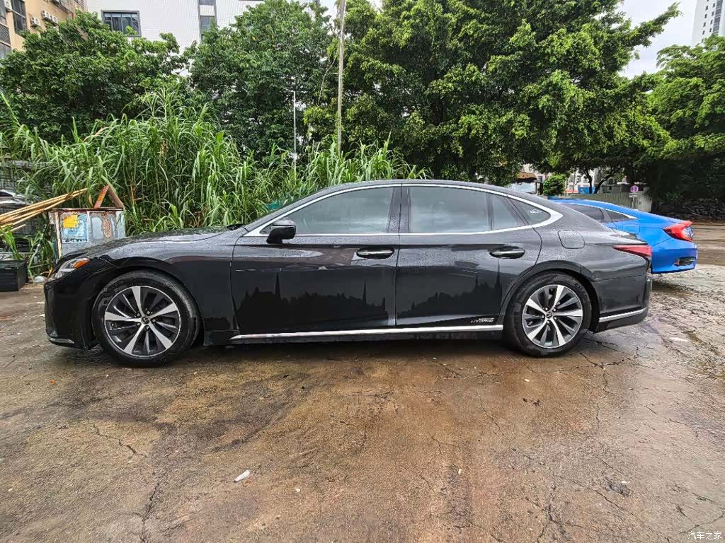 Lexus LS, 2023 10