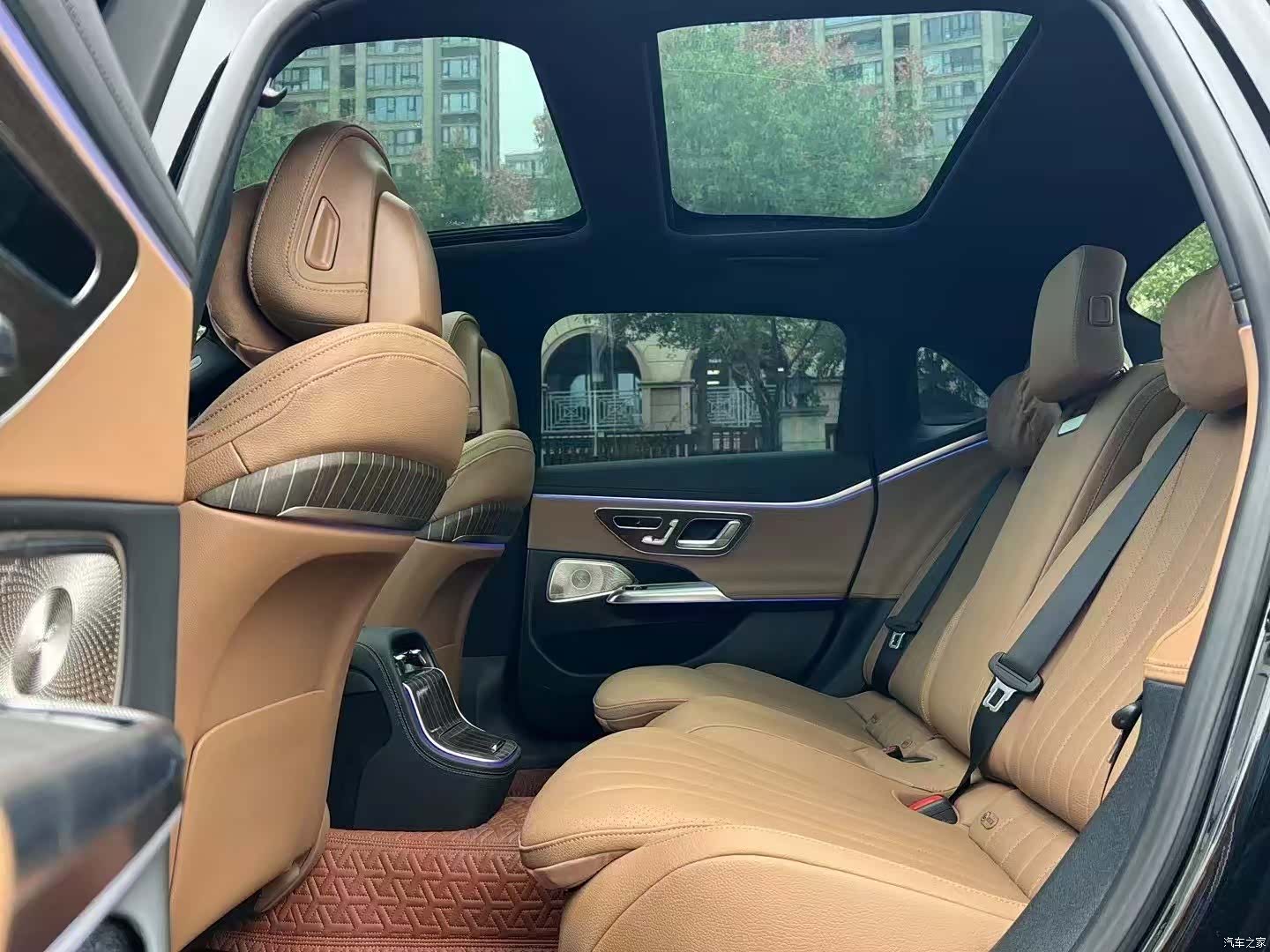 Mercedes-Benz E-Class, 2024 6
