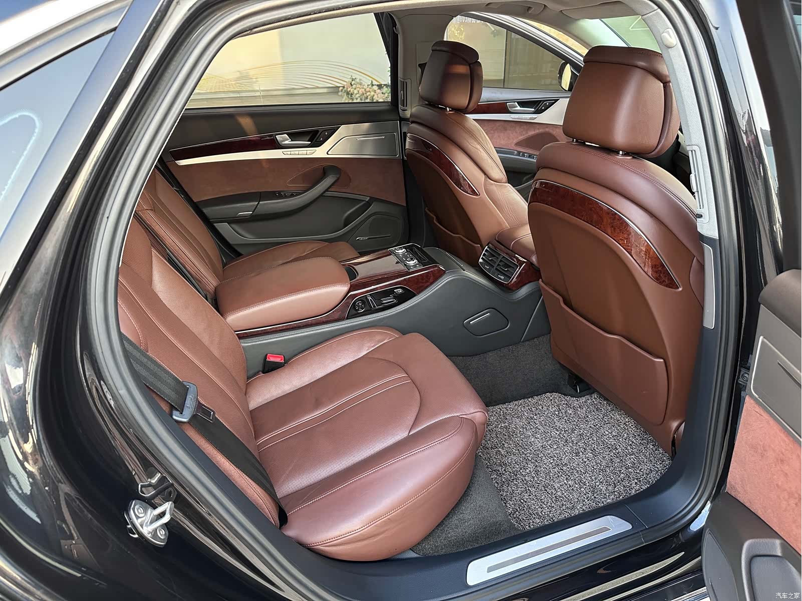 Audi A8L, 2013 11