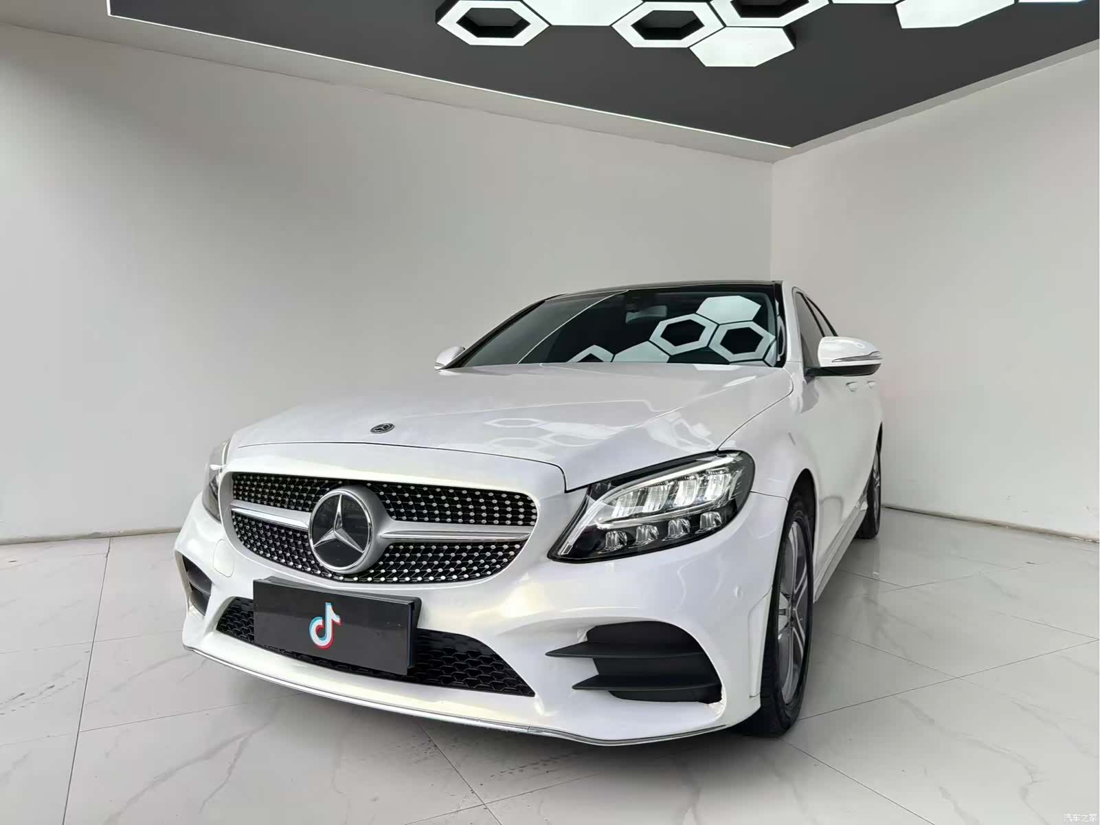 Mercedes-Benz C-Class, 2020 1