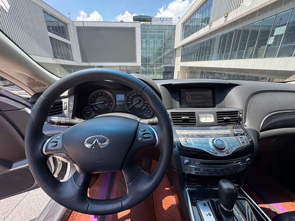 Infiniti Q70 Infiniti Q70