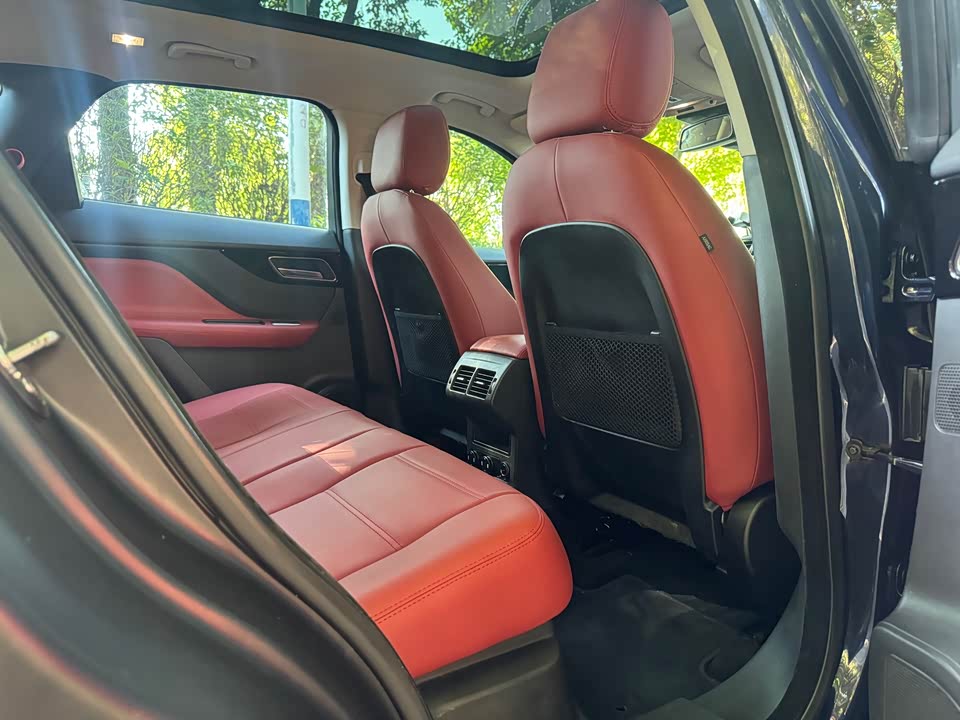 Jaguar F-PACE Jaguar F-PACE