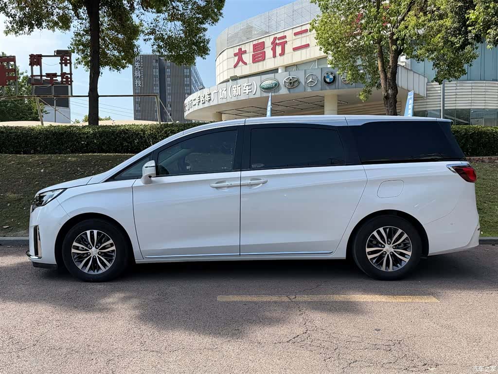 Buick GL8, 2024 3