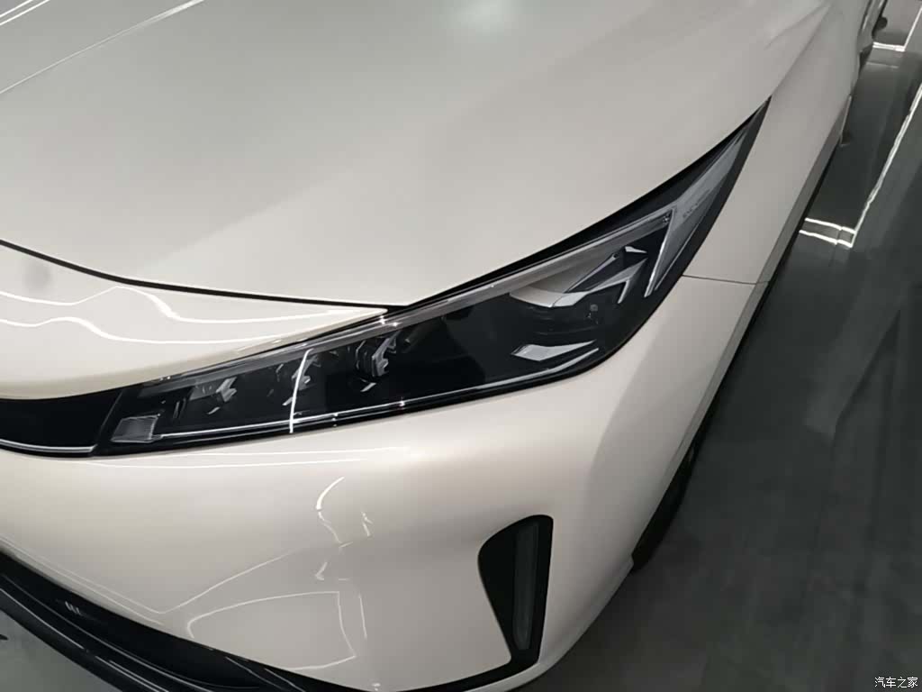 Roewe D5X, 2025 24