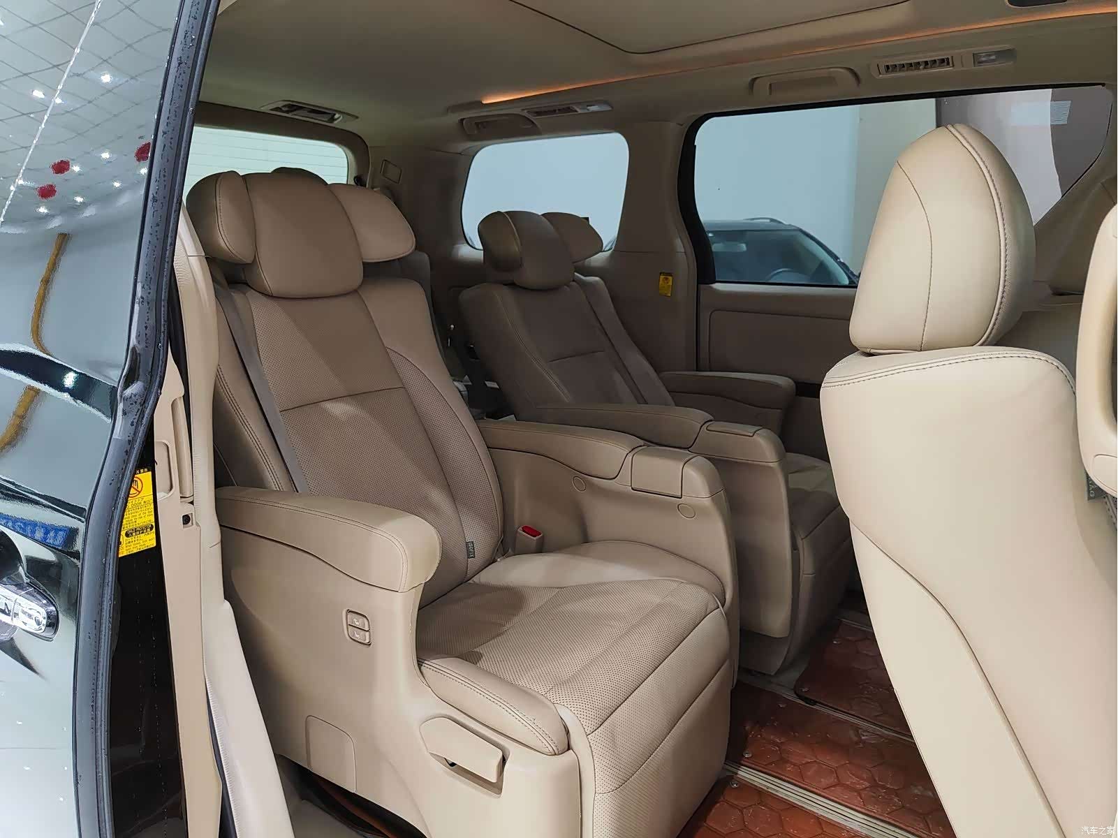 Toyota Alphard, 2011 12