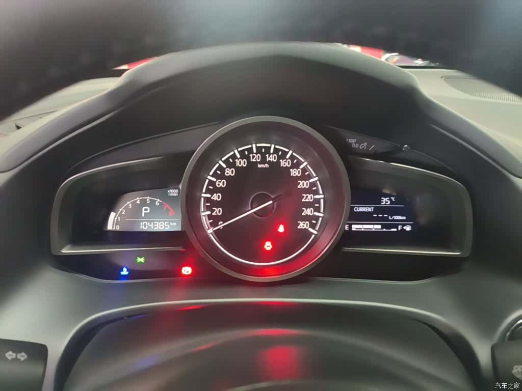 Mazda CX-4, 2018 12