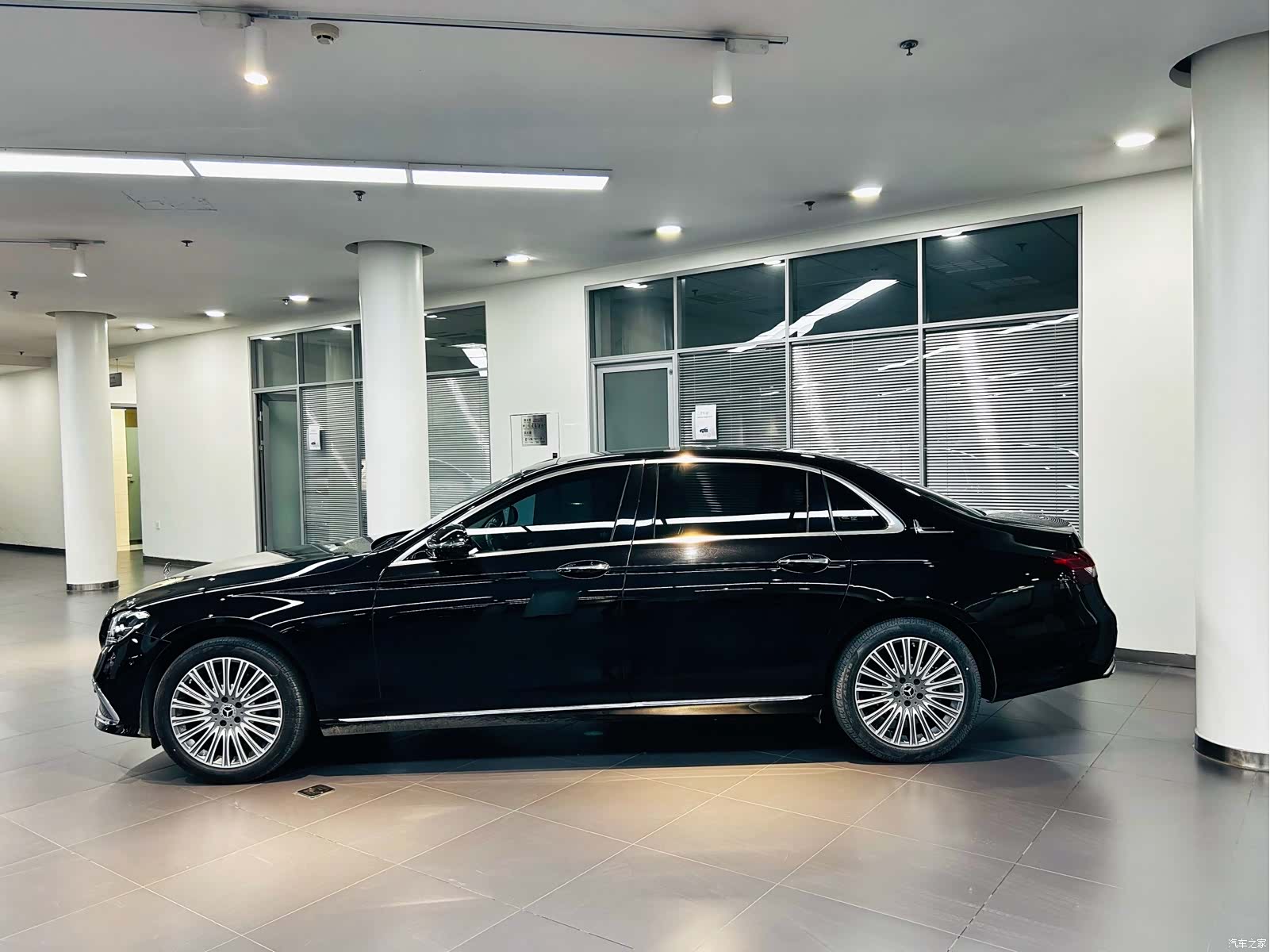 Mercedes-Benz E-Class, 2023 8
