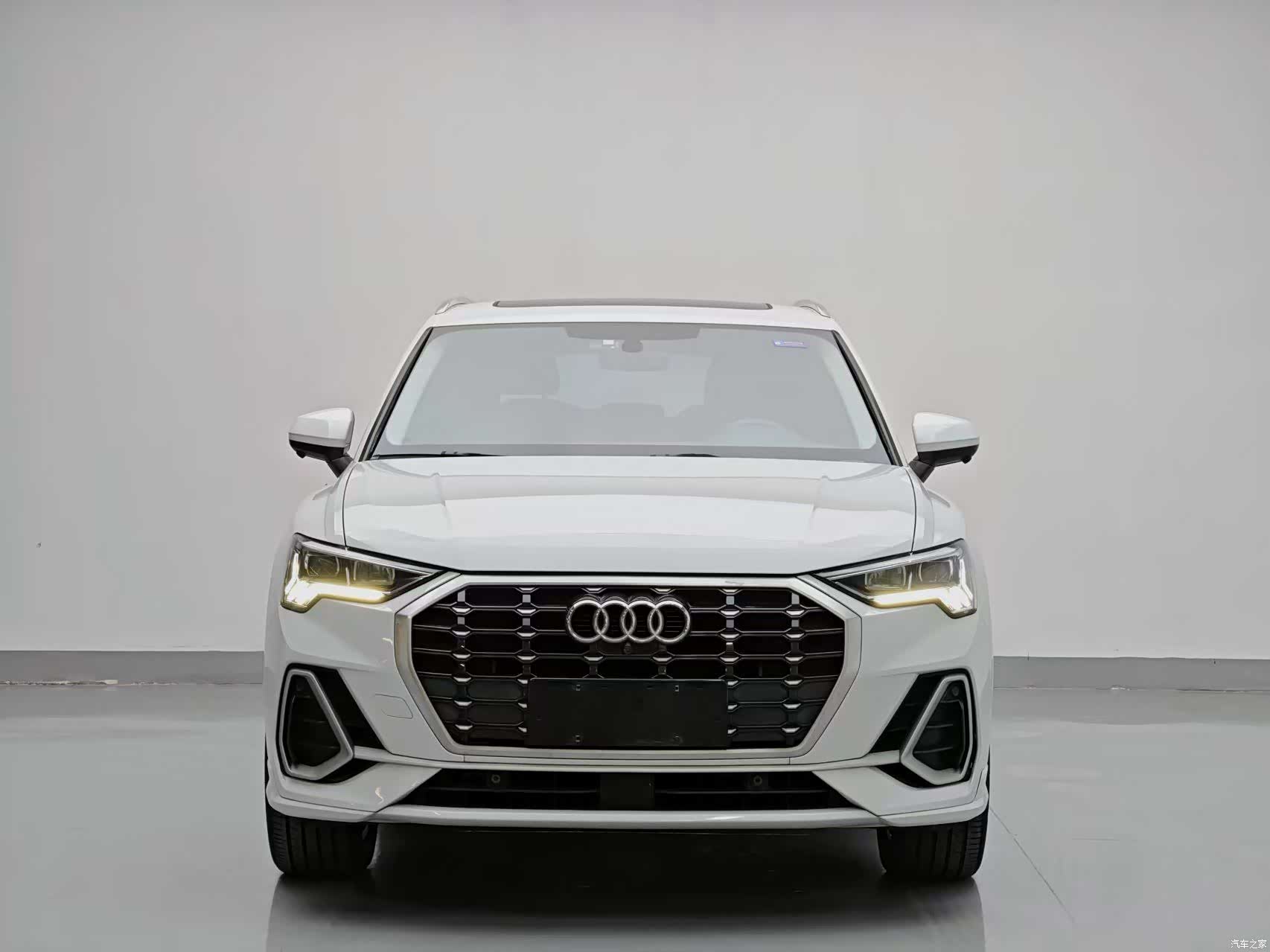 Audi Q3, 2023 2