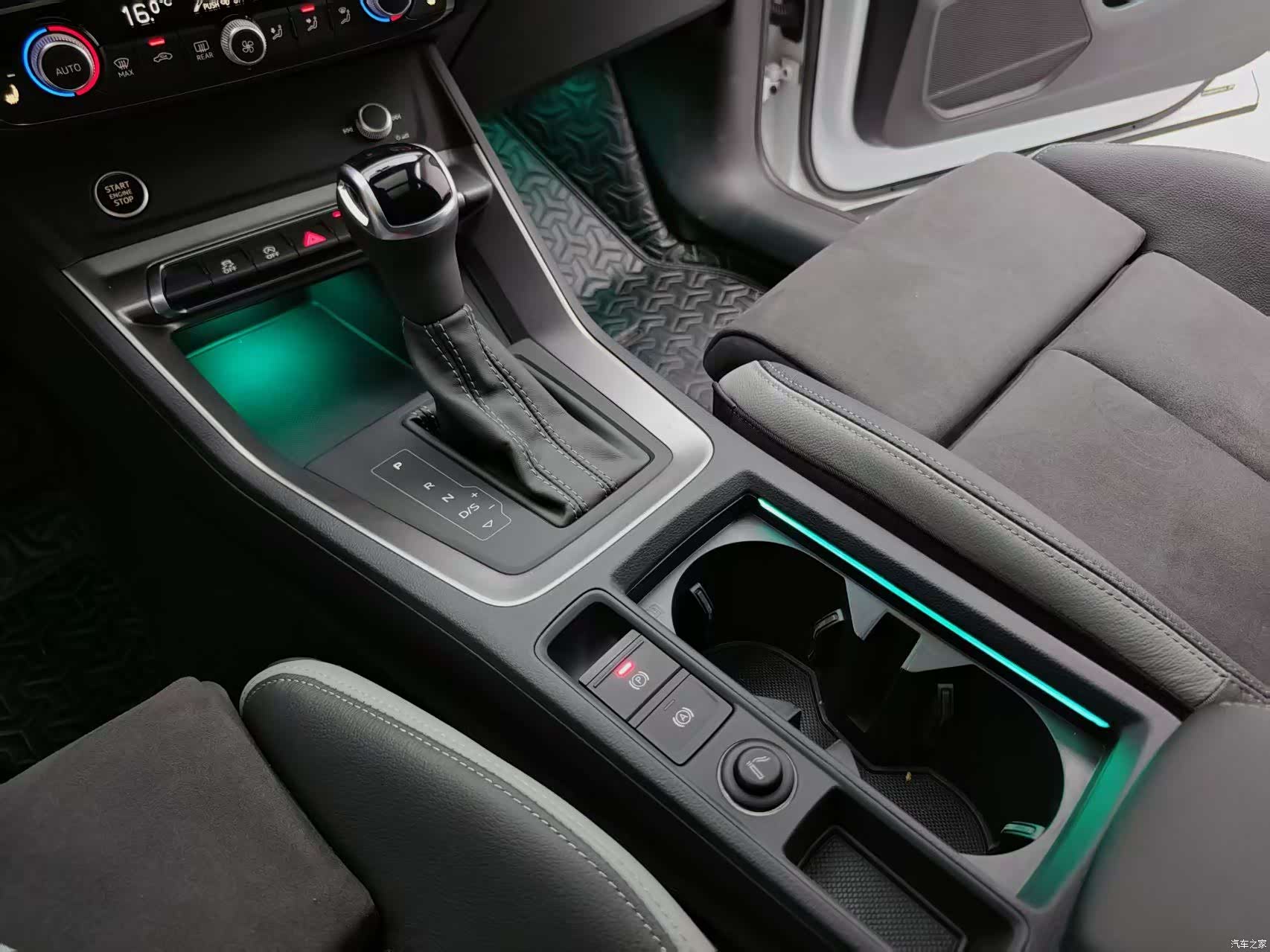 Audi Q3, 2023 16