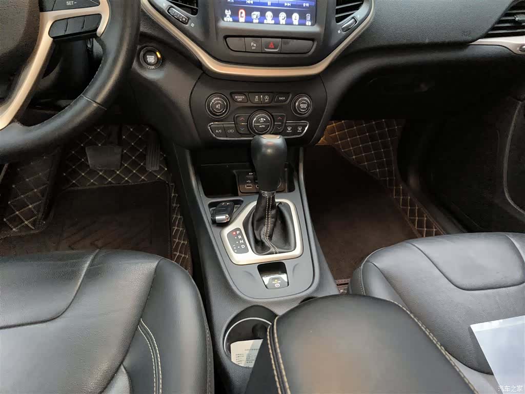 Jeep Cherokee, 2019 6