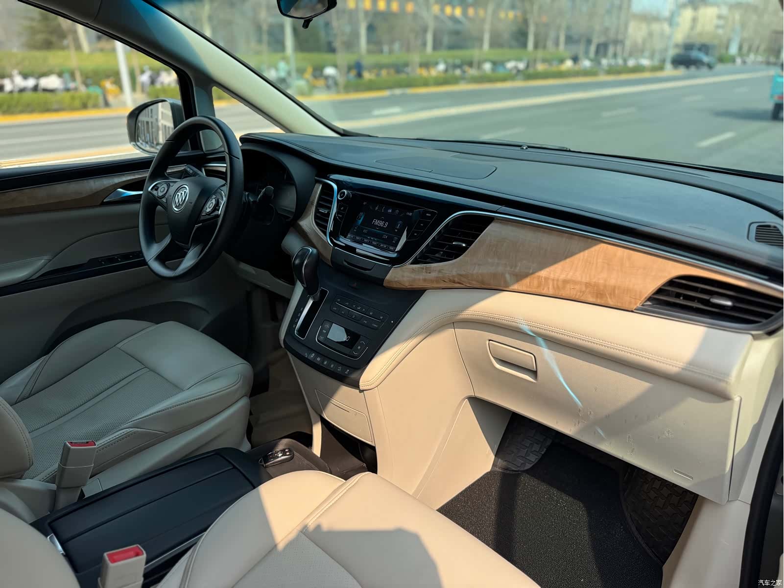 Buick GL8, 2018 10