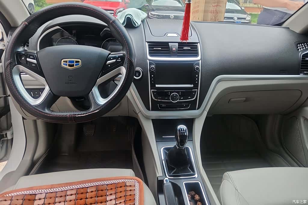 Geely Emgrand, 2016 12