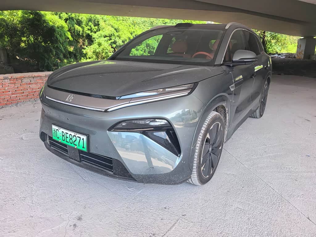 BYD Tang L
