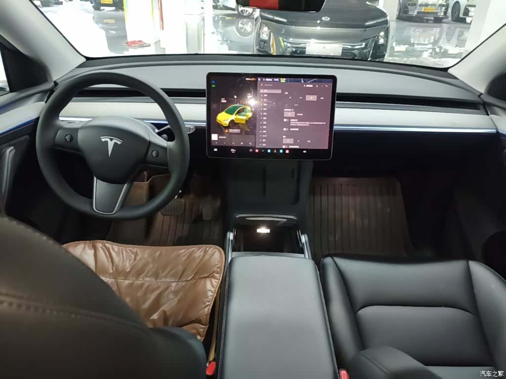 Tesla Model Y, 2024 10