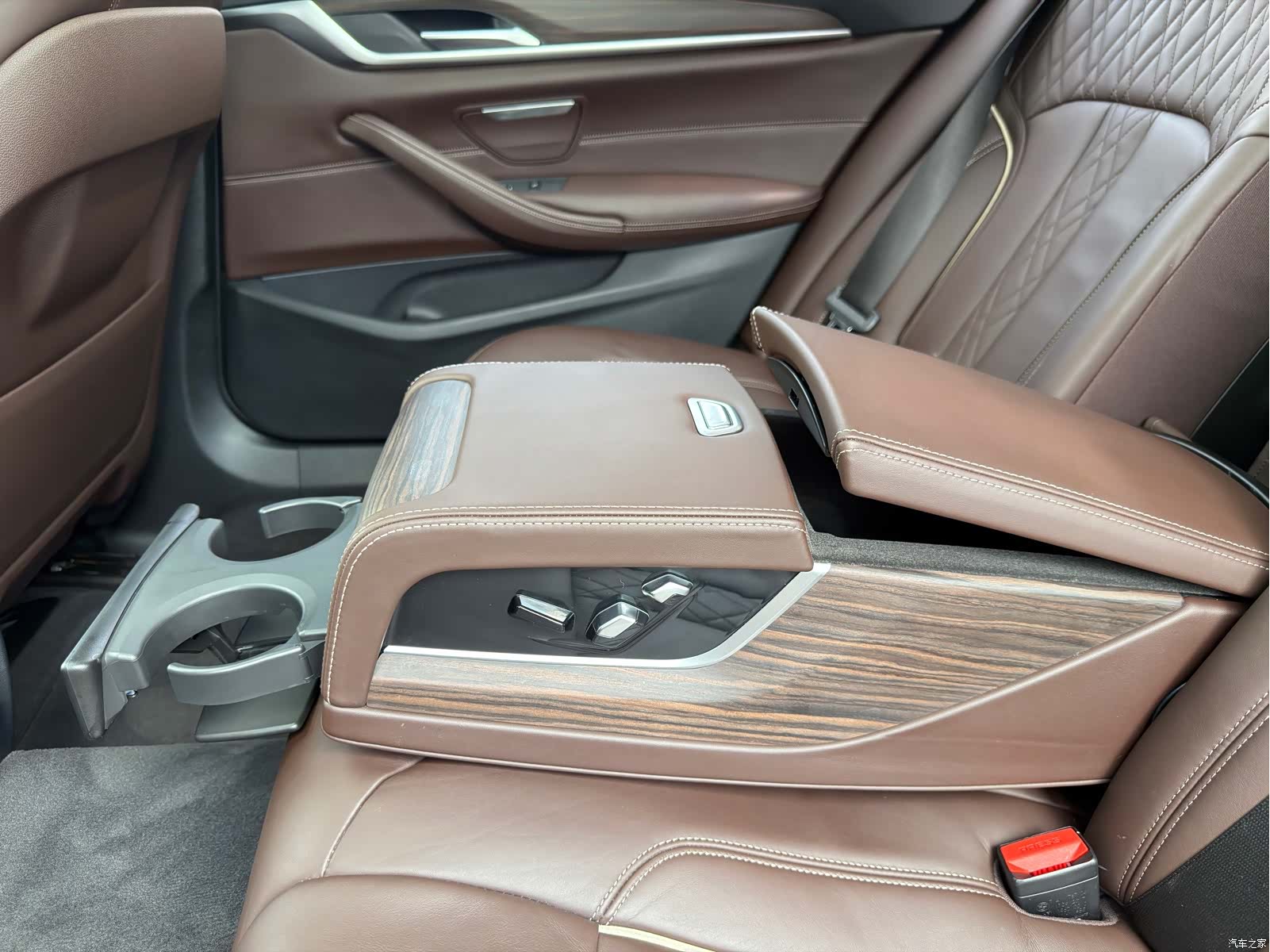 BMW 5 Series, 2017 30