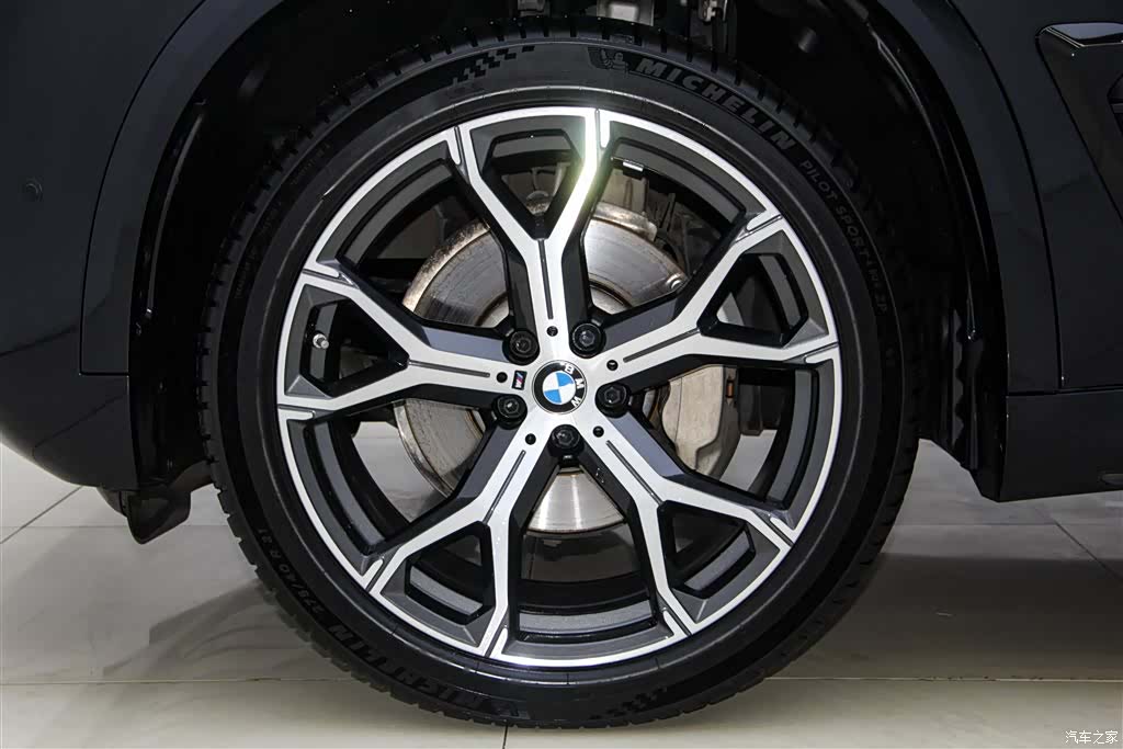 BMW X5, 2024 11