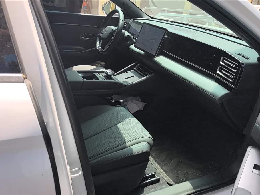 BYD Qin L BYD Qin L