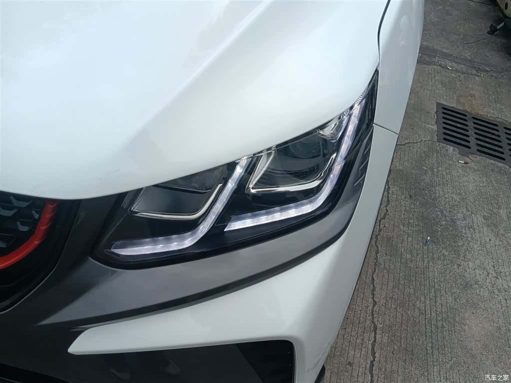 Geely Coolray, 2022 17