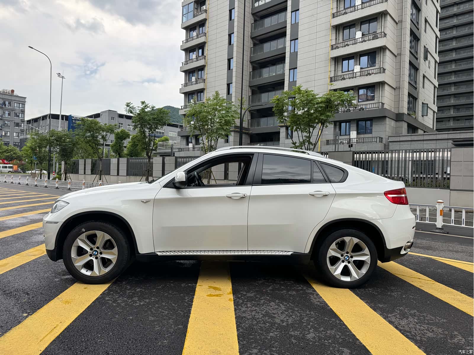 BMW X6, 2012 9