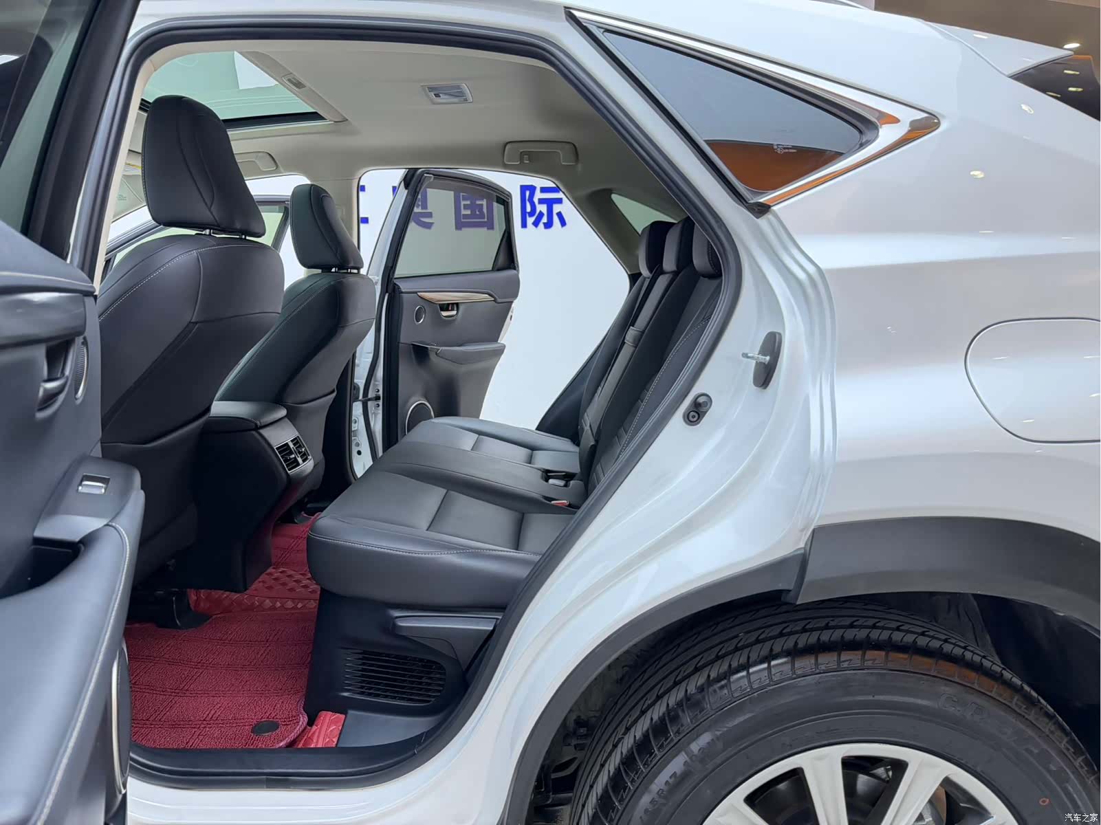 Lexus NX, 2021 13