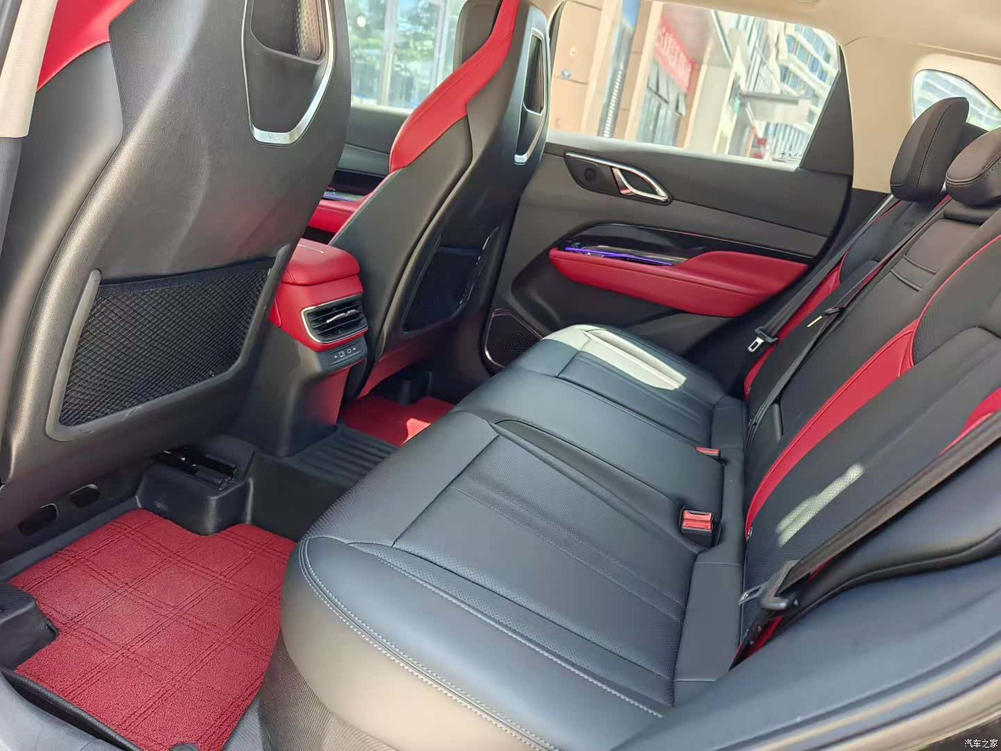Hongqi HS3, 2024 6