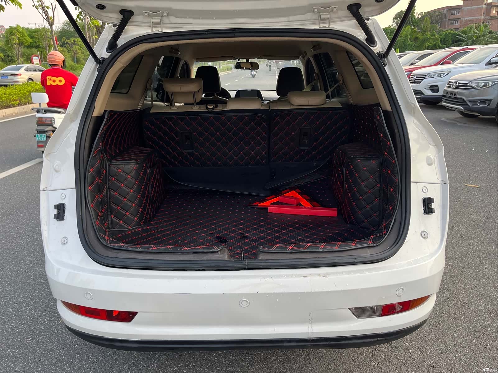 Wuling 310W, 2017 6