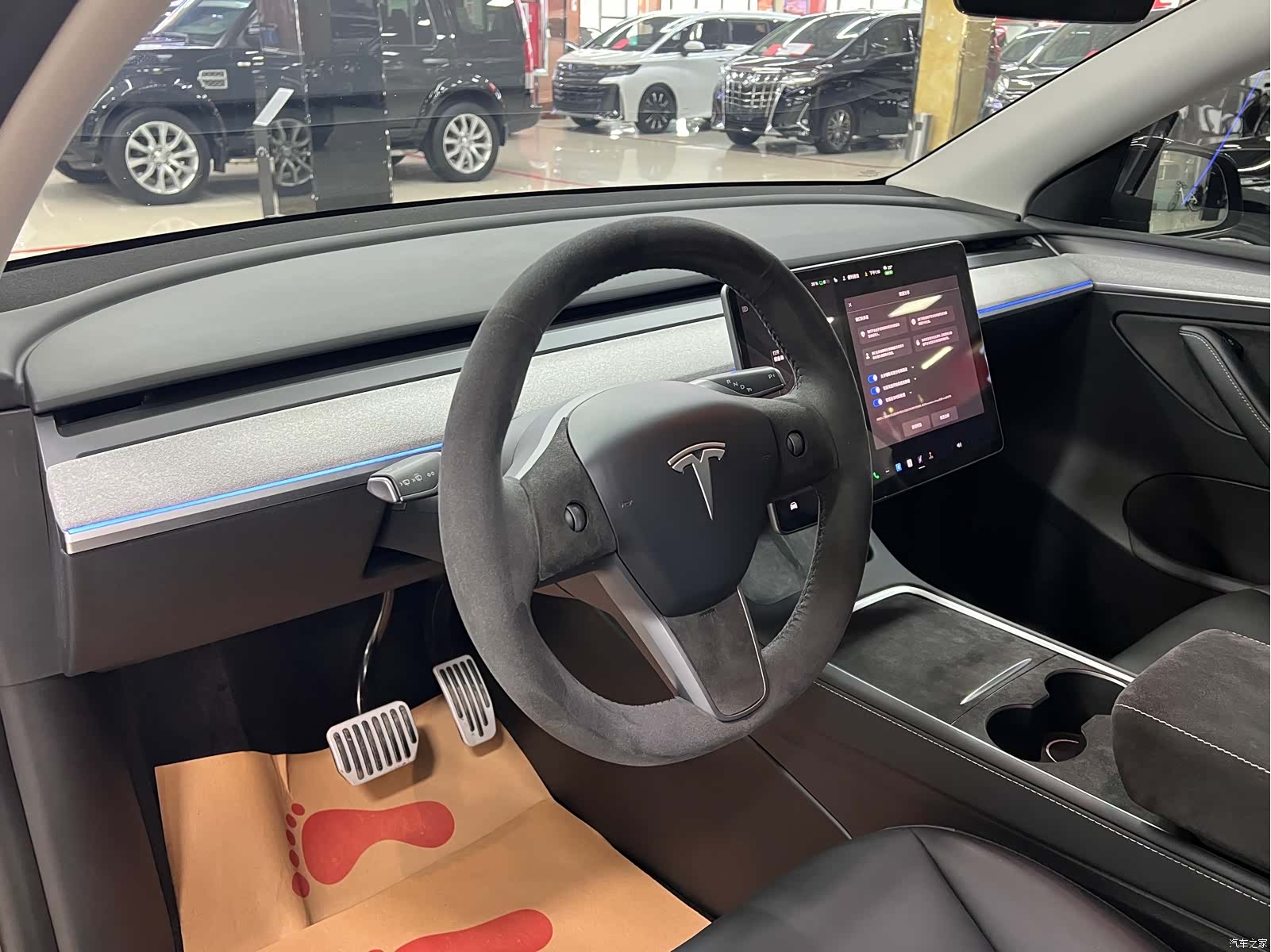 Tesla Model Y, 2023 7