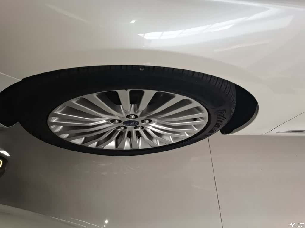 Ford Taurus, 2018 23