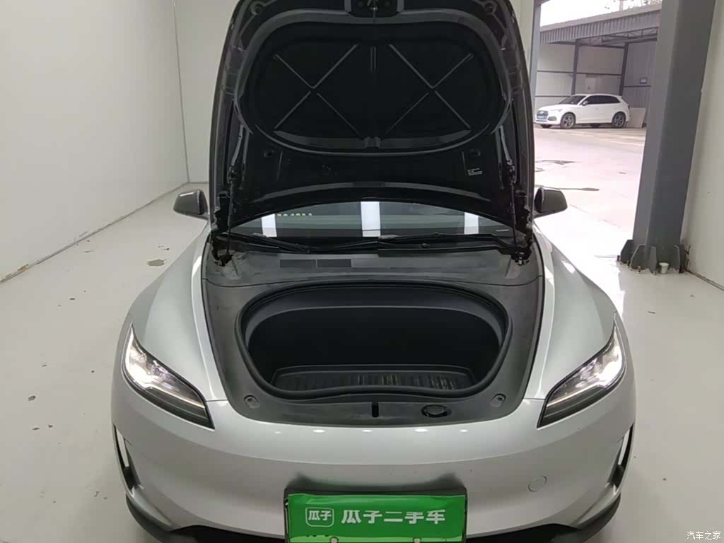 Tesla Model 3, 2024 20